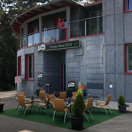 利普诺波切克公寓酒店 伏尔塔瓦河畔利普诺 外观 照片